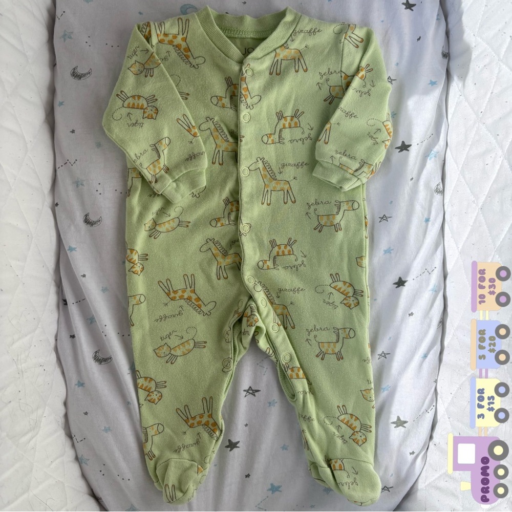 ⭒ 0-3M Joe Fresh Pastel Light Green Giraffe Tiger Footies Buttons Long Sleeve ⭒